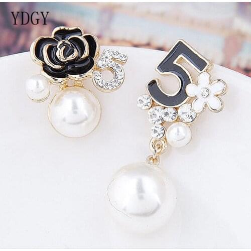 YDGY Simple Digital Pearl Earrings Fashionable Temperament Enamel Flower Asymmetric Girl Style Earrings