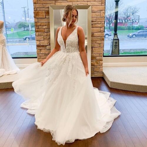 Simple A-line Wedding Dress V-neck Sleeveless Appliques Chapel Train Plus Size Bridal Dress White Ivory Custom Robe De Mariee