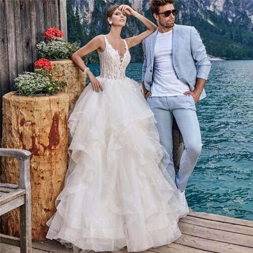 2021 Ruffles Ball Gown Wedding Dresses Elegant V Neck Illusion Lace Appliques Bride Dress Princess Bridal Gowns Vestido De Noiva