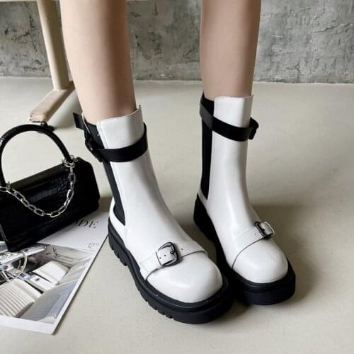 2021 Autumn and Winter New Elastic Mouth Chimney Boots Belt Buckle Martin Boots Comfortable Non-slip Platform Womens Boots