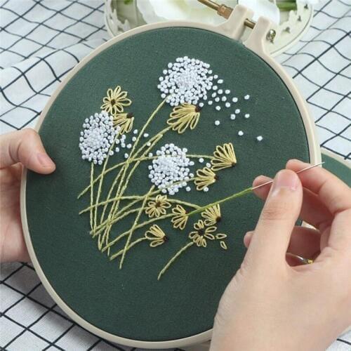 Embroidery Cross Stitch Kit With Flowers Pattern Including Bamboo Embroidery Hoop Embroidery Cloth Color Threads Tools