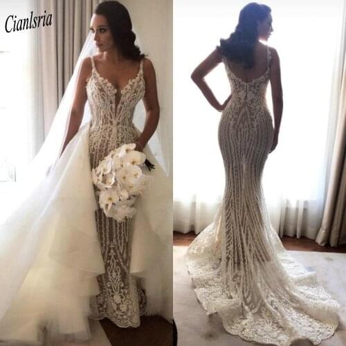 Spraying Wedding Dresses With A Train