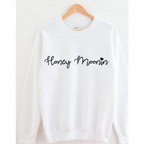 Skuggnas New Arrival Honeymoon Gift Bridal Shower Gift Wedding Gift Bride Sweatshirt Unisex Sweaster Fiancee Sweatshirt dropship
