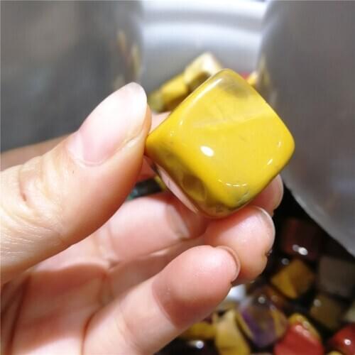 Natural Egg Yellow Quartz Crystal Rock Chip Healing Chakra Gravel Stone Minerals Specimen Health Decoration Collection