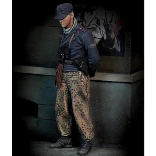 1/35 Resin Model Kit figure GK Soldier, TANKER WITH ARMS BACKWARD, Military theme WWII, Unassembled and unpainted kit