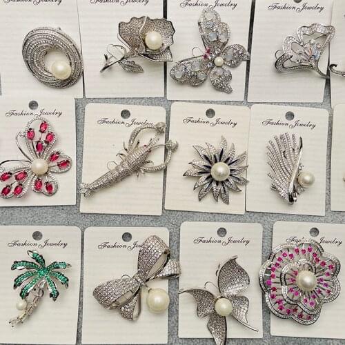 10 Pcs/Lot Animal Style Cubic Zirconia Butterfly Womens Brooches Summer Fashion Fancy Bowknot Pins For Party