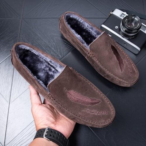 Mocasines Hombre Men Casual Shoes 2021 Winter Plush Loafer Suede Leather Mens Loafers Moccasins Mens Flats Driving Shoes Brown