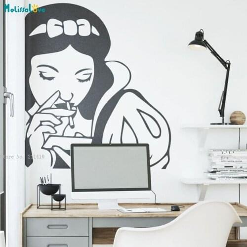 Vintage Art Spoof Pin-up Snow White Wall Decal Vintage Girl Girls Room Decor Murals Self-adhesive New Lovely Stickers YT4879