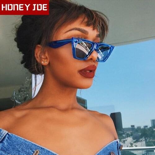 Fashion Plastic Vintage Luxury Sunglasses Women Candy Color Lens Glasses Classic Retro Outdoor Travel Lentes De Sol Mujer UV400