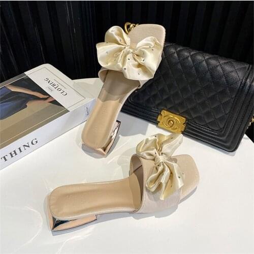 Fashion Low-Heel Slippers 2021 New Womens Summer Slippers All-Match Rhinestone Bow Thick Heel Sandals And Slippers