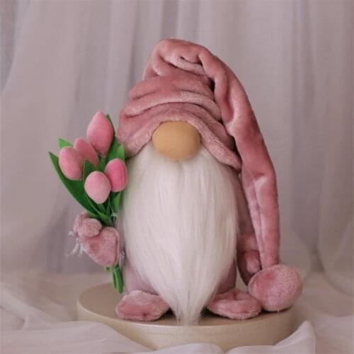 Faceless Dwarf Doll Ornament Holding Tulip Gnome Cute Desktop Decoration Happy Mothers Day Home Party Decor Toys Standing Post