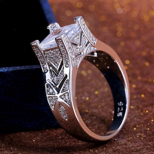 Huitan Square Stone Solitaire Wedding Rings For Women New-Gothic Anniversary Present Rings New Year Surprise Gift Rings For Girl