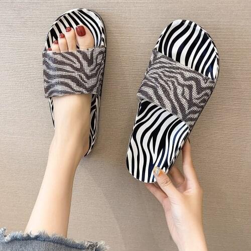 Rhinestone Women Slippers Flip Flops Summer Women Crystal Zebra pattern Bling Beach Slides Sandals Casual Shoes Slip On Slipper