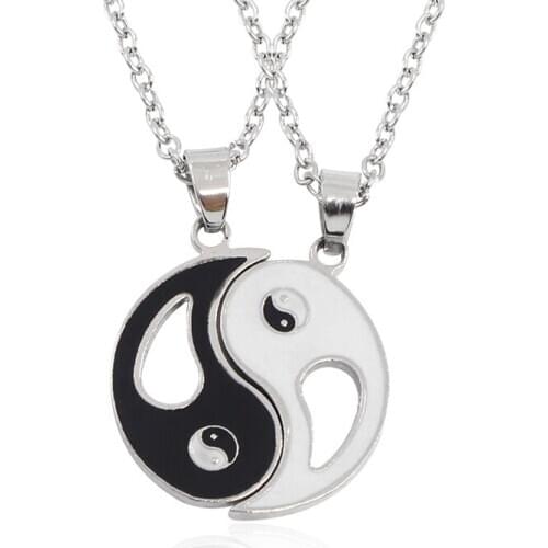 2 Pcs/set Best Friends Couple Necklaces Yin Yang Fashion Charm Pendant Necklace Jewelry For Lovers Sisters Valentines Gift 2021