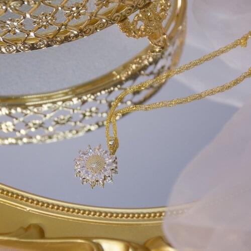 Exquisite Gold Plated Rhinestone Flower Necklace for Women Shining AAA Zircon Clavicle Chain Charm Wedding Engagement Jewelry