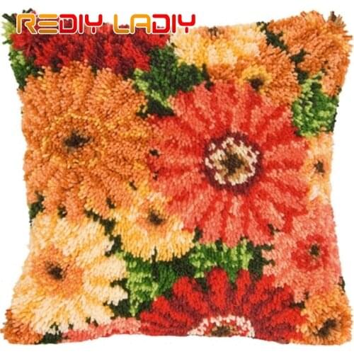REDIY LADIY Latch Hook Cushion Kit Yarn for Embroidery Cushion Cover Daisy Flowers Pillow Case Crochet Cushion Decorative Pillow