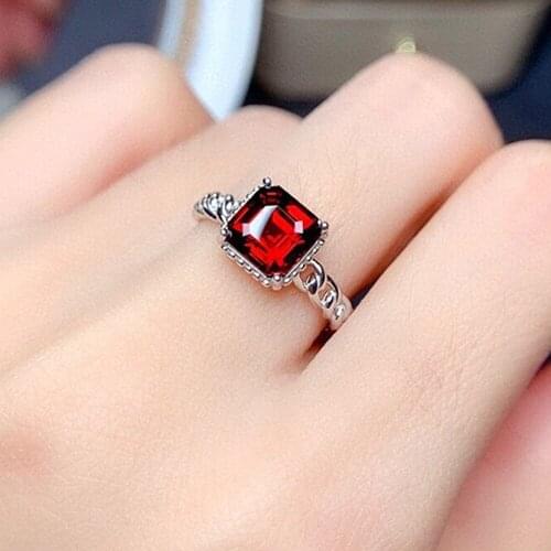 Chic Concise Square Red Crystal Ruby Gemstones Diamonds Rings for Women White Gold Silver Color Bague Jewelry Accessories Gifts