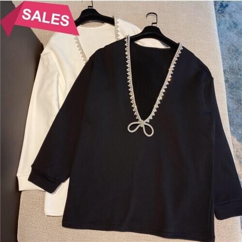 Winter new Korean version net red same lazy geomantic drill binding sexy V-Neck Sweater