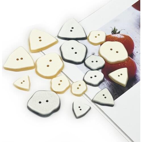 6 Pcs Double Sided Irregular Resin Buttons 2 Holes for Clothing Decorative Retro Plastic Buttons DIY Garments Sewing Accessories