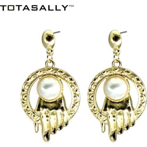 TOTASALLY vintage designed golden circle with hand imitation pearl dangle Earrings Womens party show drop Earrings Jewelry