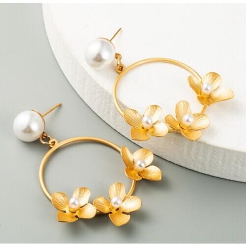 Free Shipping HER026 50 Pairs/lot 4 x 5 CM Alloy Floral Earrings W Pearls Ear Nail Fashion Earrings Women Wearing Jewelry