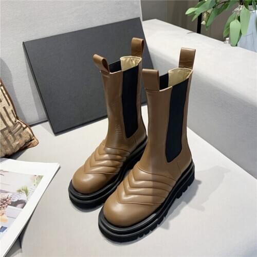 Runway Thick Sole Women Ankle Boots 2020 Fashion Genuine Leather Round Toe Chelsea Boots Winter Platform Chunky Martin Boots