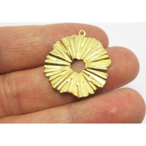 Brass charms 25x22.5mm Raw brass Wavy round earrings findings pendant -20pcs R777