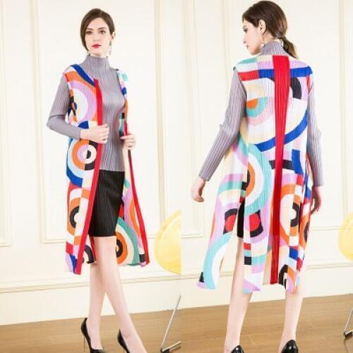 HOT SELLING Miyake Fold sleeveless o-neck geometric print trench coat OPEN STITCH IN STOCK