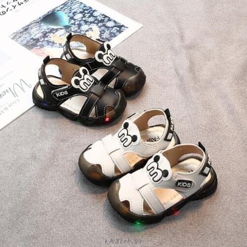 Disney Mickey childrens sandals mens light-up 2021 summer new LED men and women baby soft-soled toddler shoes