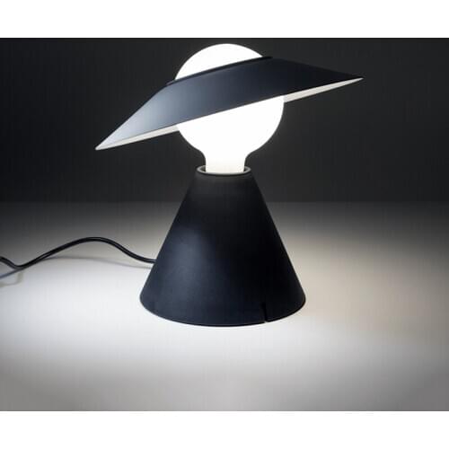 Postmodern creative childrens room table lamp Nordic designer showroom living room bedroom bedside study table lamp
