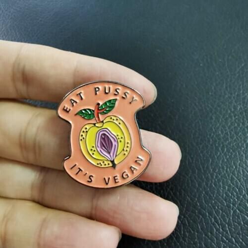 The girl power inside you wants to express yourself? Proudly wear our vegan pin, downright feminist