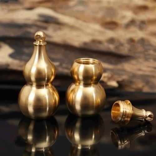 Collect Curio Rare Chinese Fengshui Small Bronze Exquisite Bottle Gourd Calabash Cucurbit Pendant Statue Statuary 20g