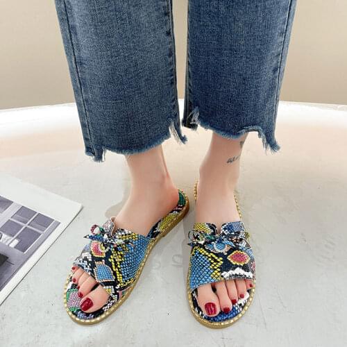 2021 New Summer Snake Skin Print Pattern Slippers Women Flat Shoes Slip On Bow Decoration Sewing Thread Comfortable Cool Outdoor