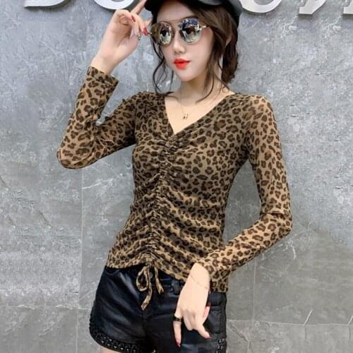 New Leopard Print Shirt Women T-shirt 2021 Fashion Sexy V-Neck Long Sleeve Shirring Print Slim Tops Basics Tee Spring Autumn