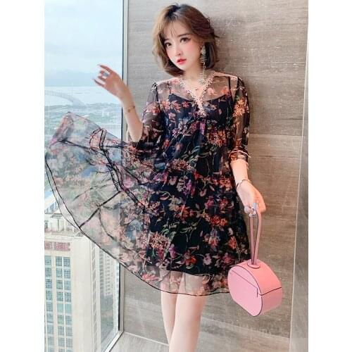 V - neck lace horn sleeve printed romantic summer dress with straps