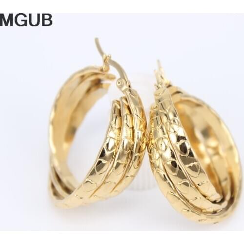 2020 New Stainless Steel Golden Heart-shaped Hoop Earrings For Women Girls Circle Simple Exaggeration Personality Wild LH792