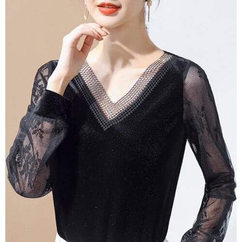 M-4XL Plus Size Womans T-Shirt New 2021 Spring Long Sleeve Pleuche Tops Sexy V-Neck Lace Shirt Black Clothing
