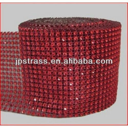 Red color of plastic mesh chain rolls for belt decoration ,10 yards per roll with good quality 3mm red color wholesale price