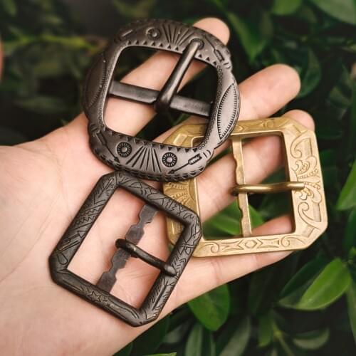 Antique carved belt buckle, solid brass belt buckle, European and American pattern old Japanese word buckle