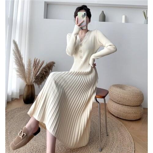 Waist slimming bottoming sweater dress women 2021 spring and winter new French retro V-neck long-sleeved knitted dresses