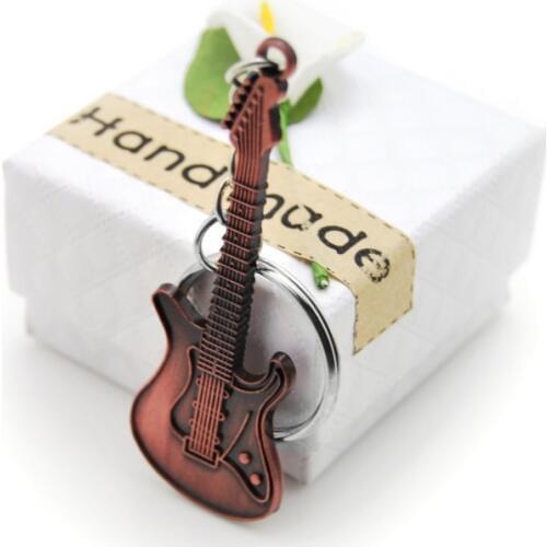 Original New Retro Guitar Keychain Women Vintage Guitar Key Chains Gadgets For Men Keyring On Bag Car Trinket Jewelry Party Gift