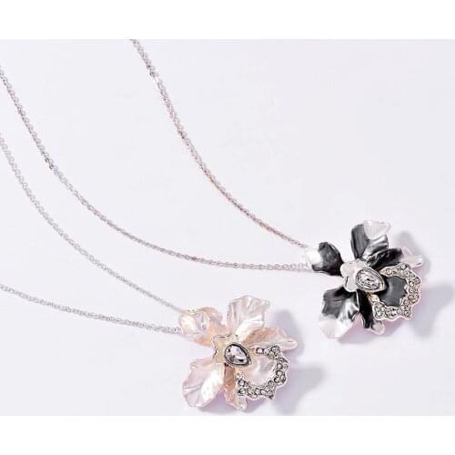 New Crystal 2020 Hit Summer jewelry Flower Necklace Women Charms Chokers for Lady women Necklaces Gift