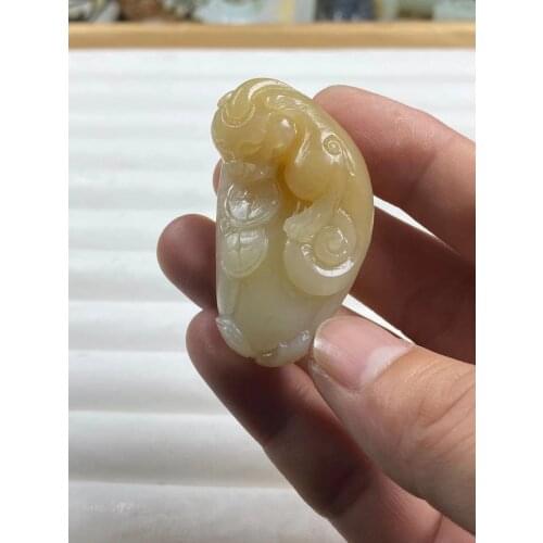 Natural 7A hetian jade hand carved lucky Chinese Zodiac monkey yellow jade pendant unique design jadeite jade necklace jewelry