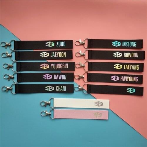 KPOP SF9 Combination Laser Colorful Mobile Phone Rope Name Strip ROWOON Peripheral Keychain Pendant DAWON Chain