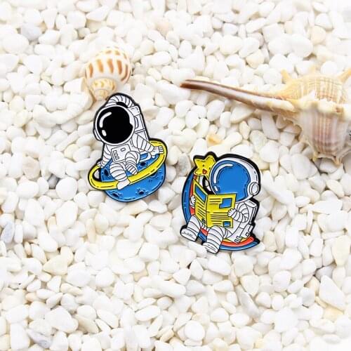 2 Styles Astronaut Lapel Pin space exploration planet Rainbow of stars Enamel Brooch Fashion punk Bag jackets custom Badge