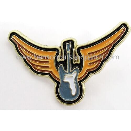Customized gold metal soft enamel Violin angela pin badge