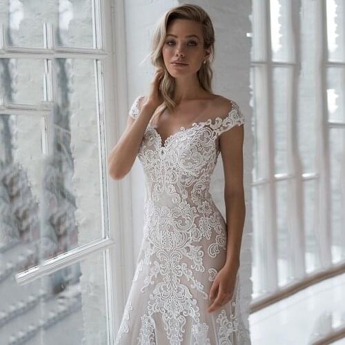 UZN A Line Champagne Wedding Dress With Ivory Lace Appliques Sweetheart Cap Sleeves Bridal Gowns With Buttons Brides Gowns