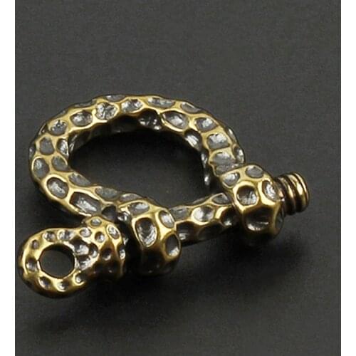 Hooves Buckle Brass Hook Vintage Key Ring Creative Hooves Shape Buckles Meteorite Crater Outdoor Tool
