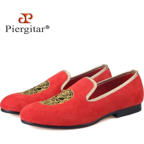 Piergitar 2021 Red Color Handmade Skull Embroidery Men Velvet Loafer Slippers For Party And Banquet Plus Size Mens Casual Shoes