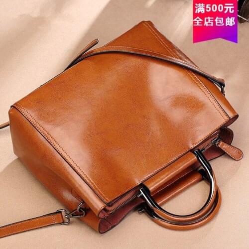 2021 New Genuine Oil Wax Leather Womens Bag Soft Cowhide Handbag Womens Shoulder Bag Outdoor Stiletto Bag Casual Large Bag